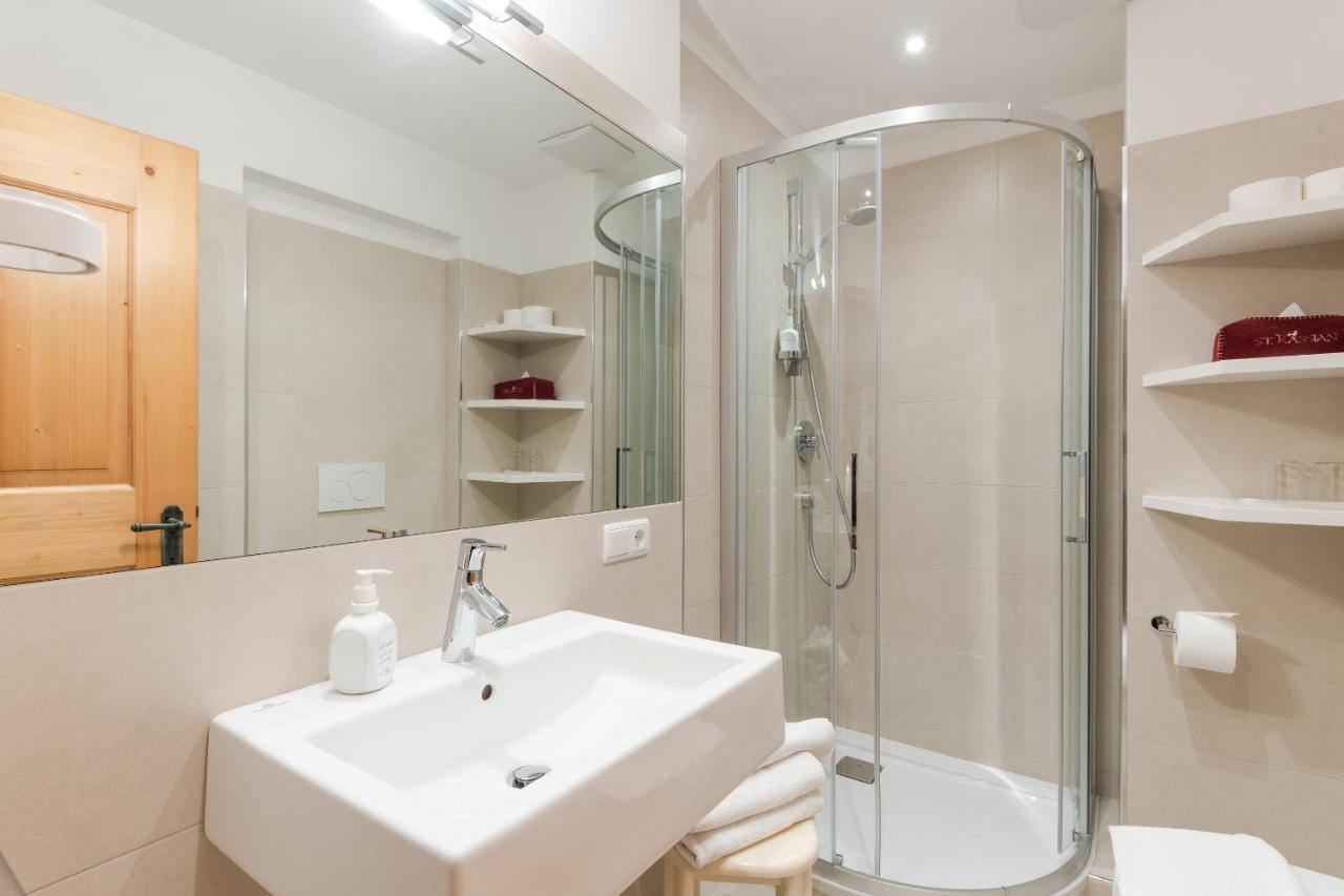 Huber Unterm Baum Appartement Algund Buitenkant foto
